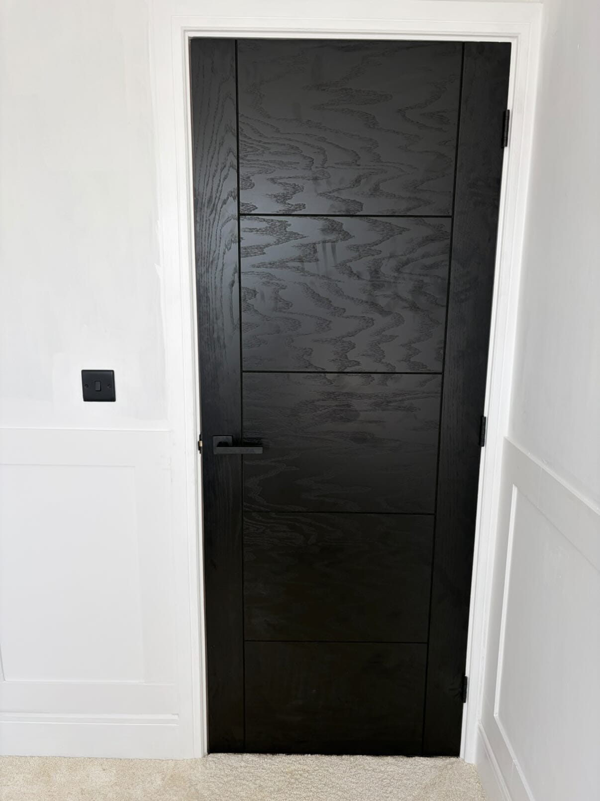 686x1981x44mm (27") Iseo Black Oak Solid Core - Prefinished Internal Doors